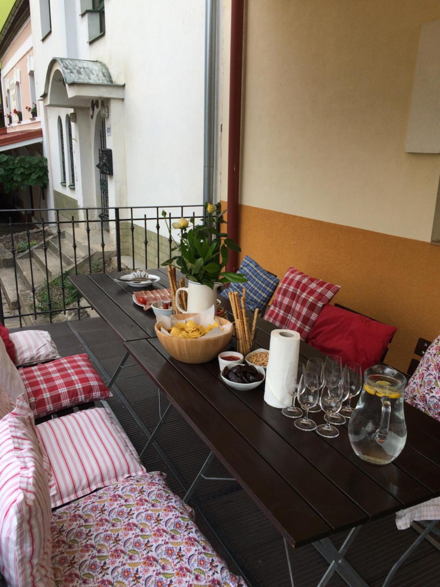 Sklep U Hrabalu Aparthotel Hustopeče Екстериор снимка